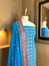 गैलरी व्यूवर में इमेज लोड करें, Crepe Embroidered Unstitch Suit
