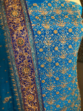 गैलरी व्यूवर में इमेज लोड करें, Crepe Embroidered Unstitch Suit
