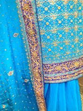 गैलरी व्यूवर में इमेज लोड करें, Crepe Embroidered Unstitch Suit
