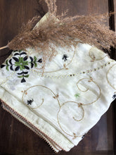 Load image into Gallery viewer, Phulkari Dupatta With Mirror Work
